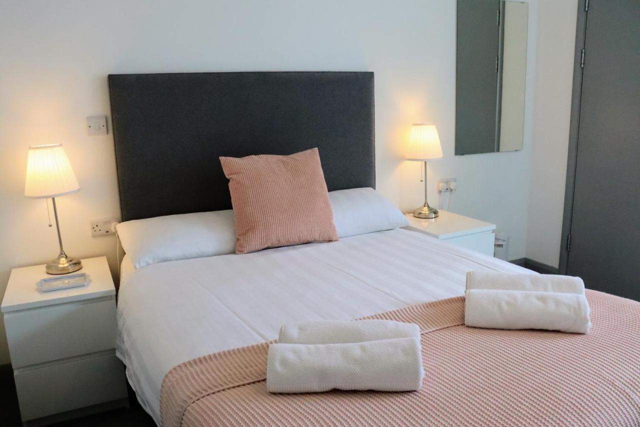 Pier12 Apartment Eastbourne Bagian luar foto