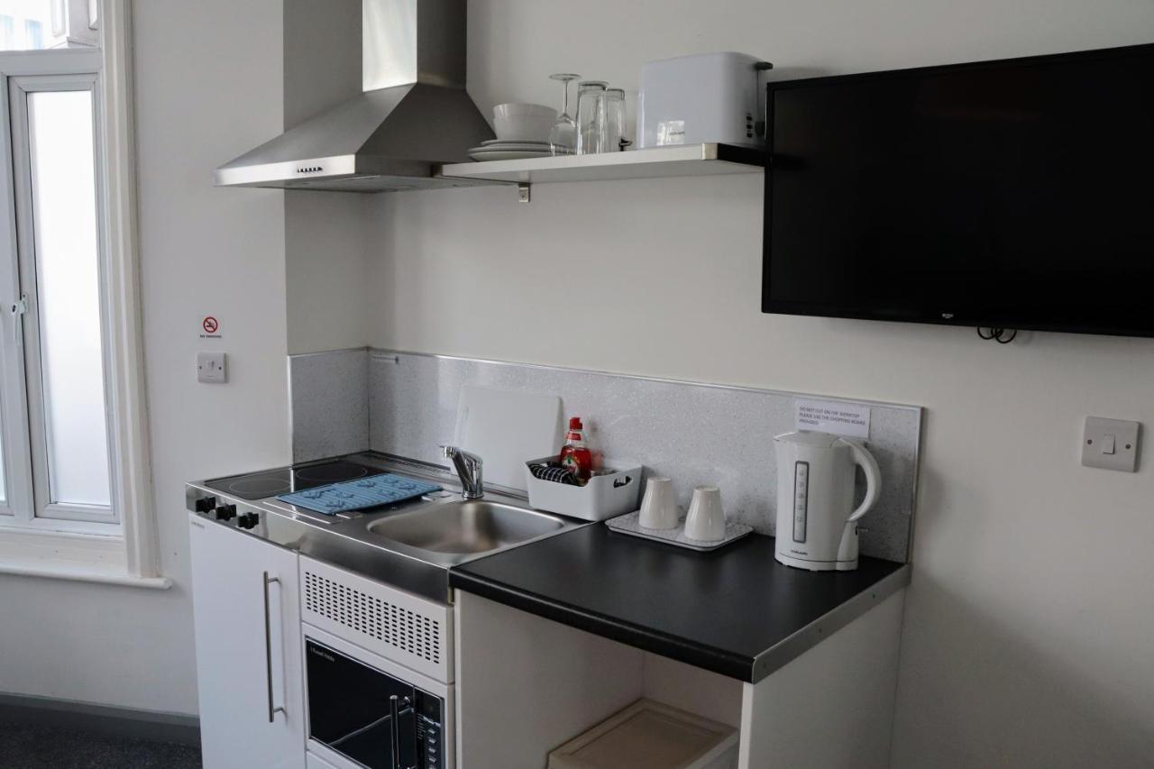 Pier12 Apartment Eastbourne Bagian luar foto
