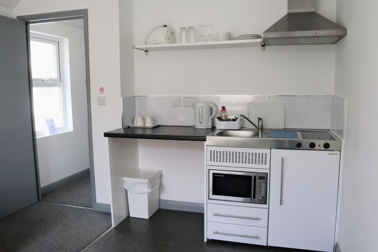 Pier12 Apartment Eastbourne Bagian luar foto