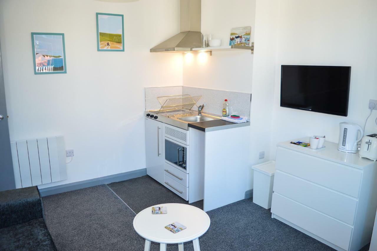 Pier12 Apartment Eastbourne Bagian luar foto