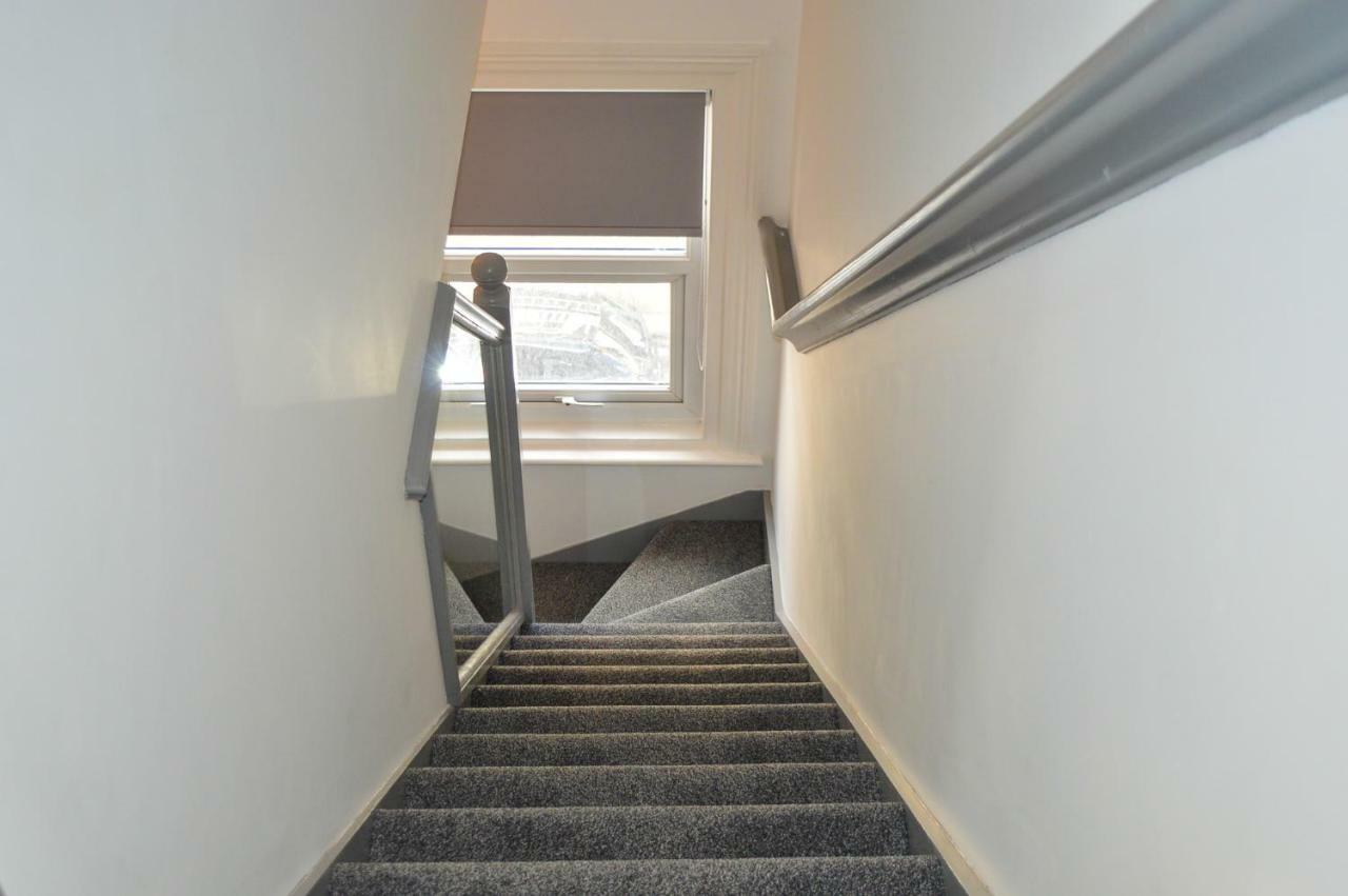 Pier12 Apartment Eastbourne Bagian luar foto